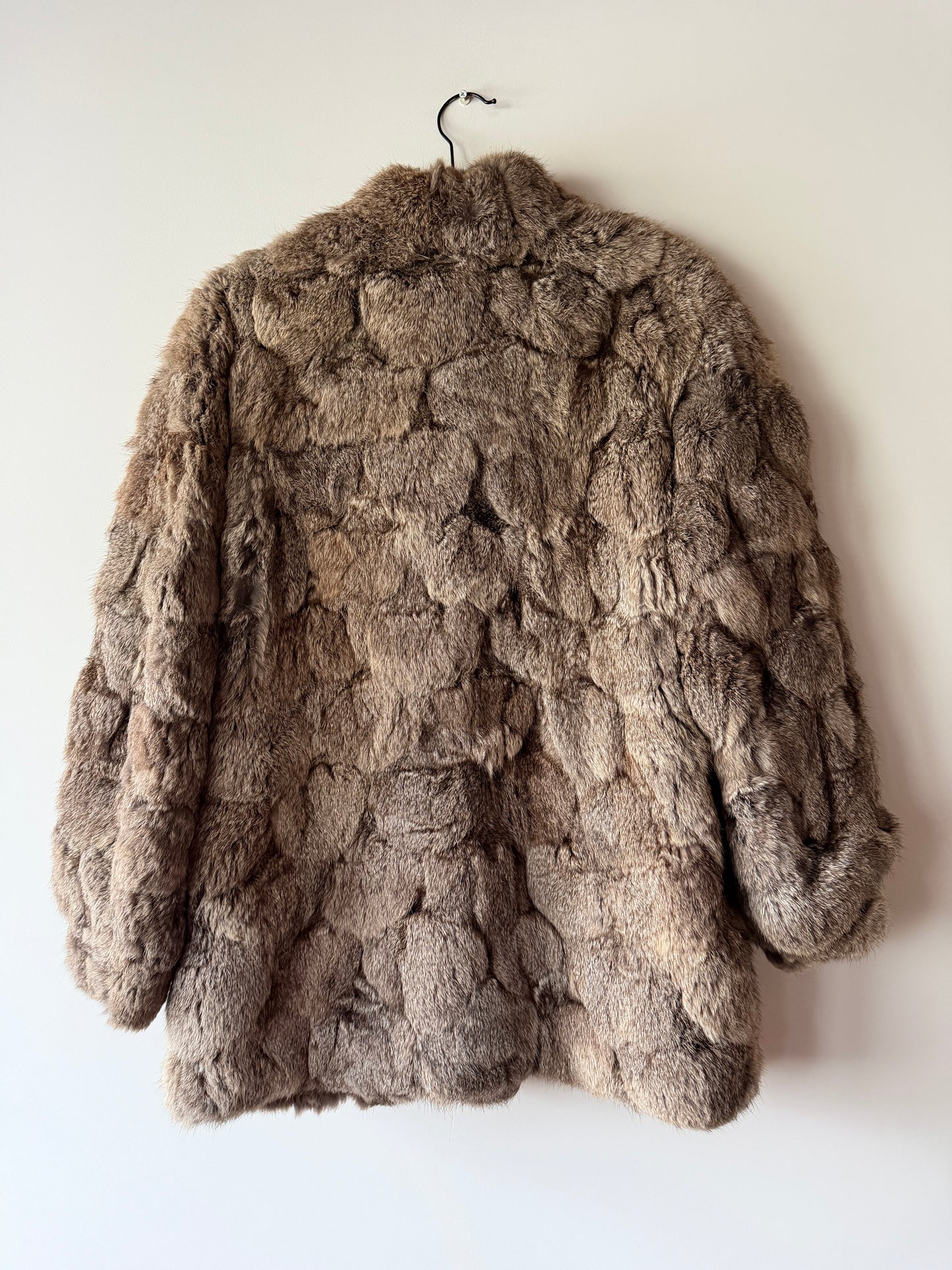 Manteau en fourrure gris
