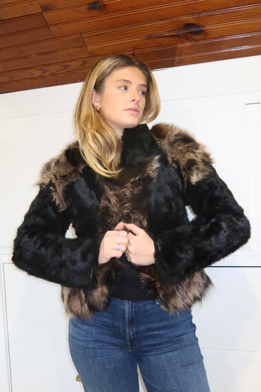 Manteau court en fourrure noir et marron