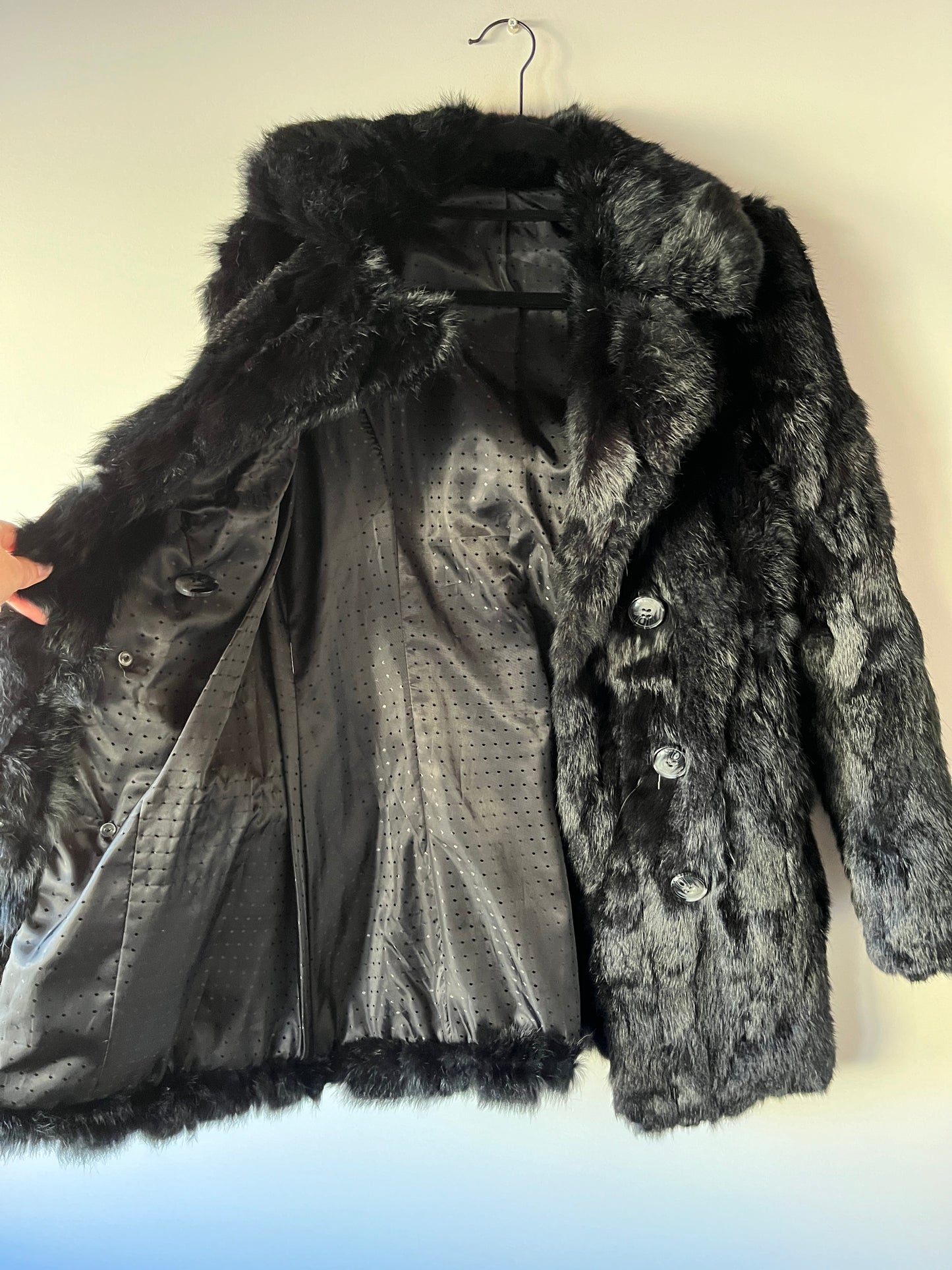 Manteau en fourrure forme caban