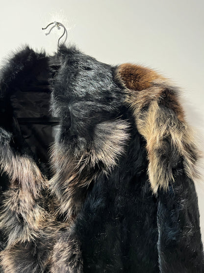 Manteau court en fourrure noir et marron