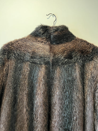 Manteau long en fourrure marron