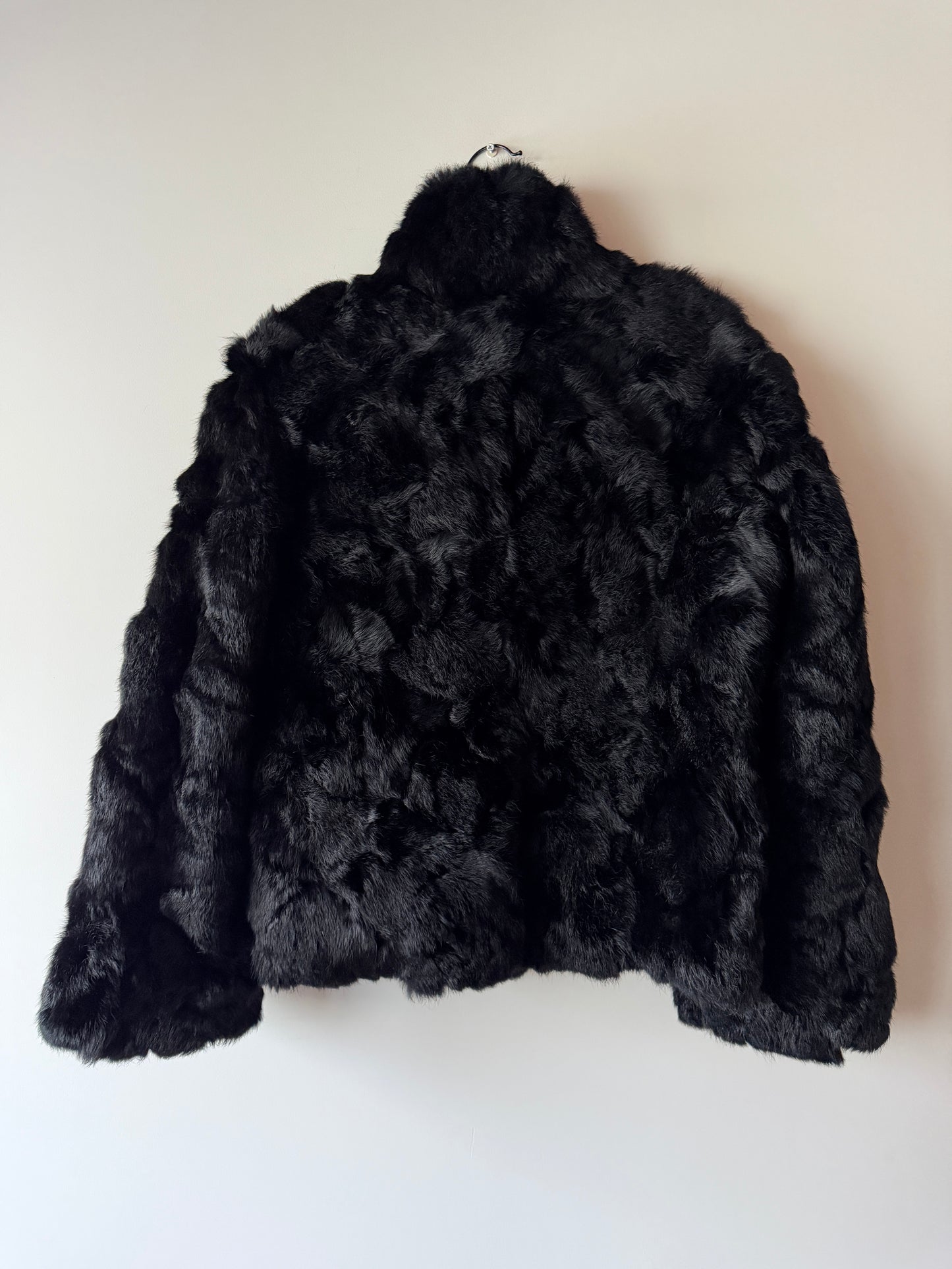 Manteau en fourrure noir
