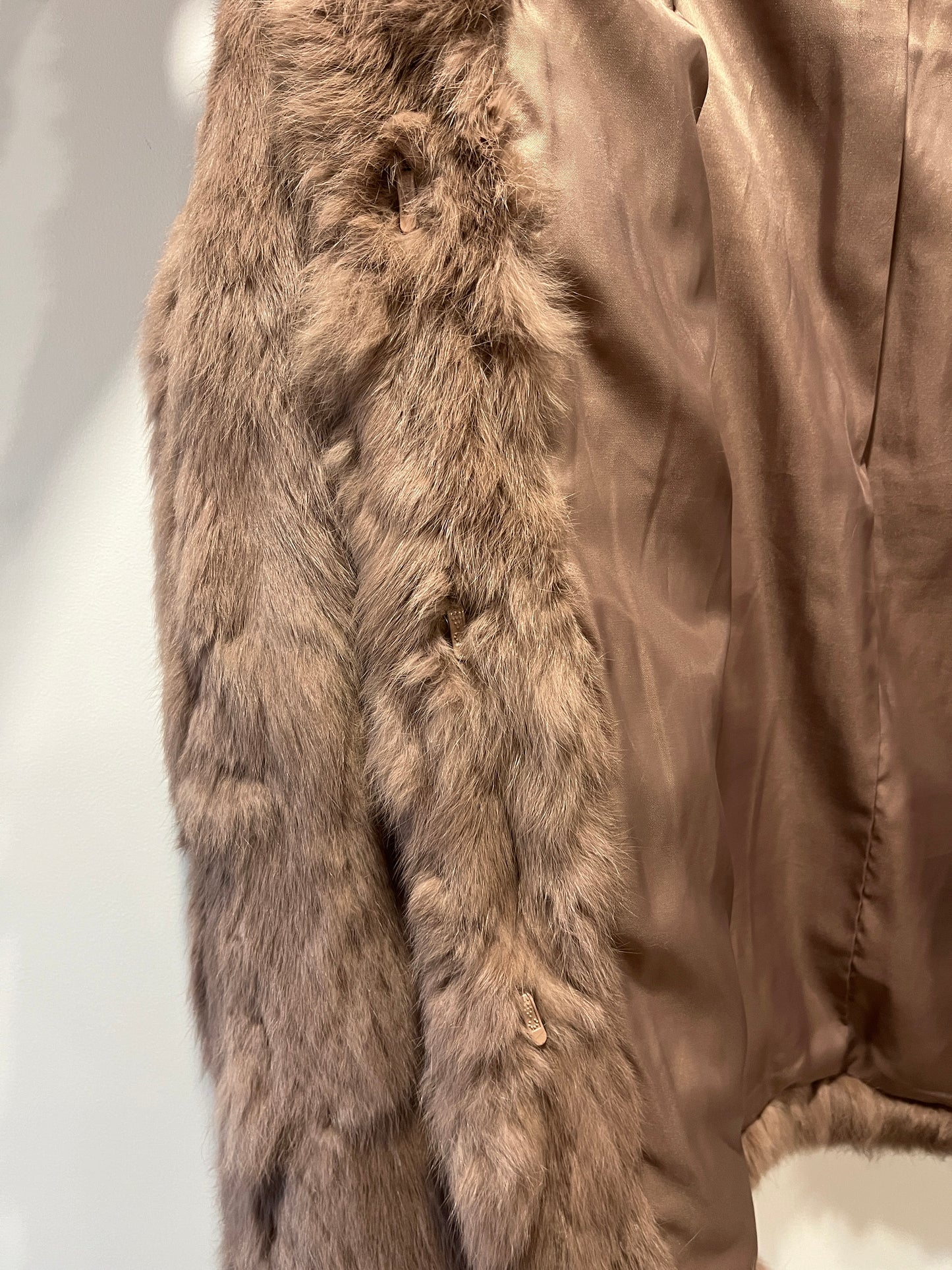 Manteau en fourrure taupe