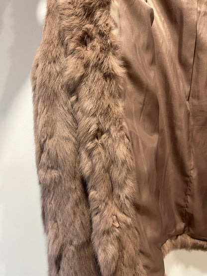 Manteau en fourrure taupe