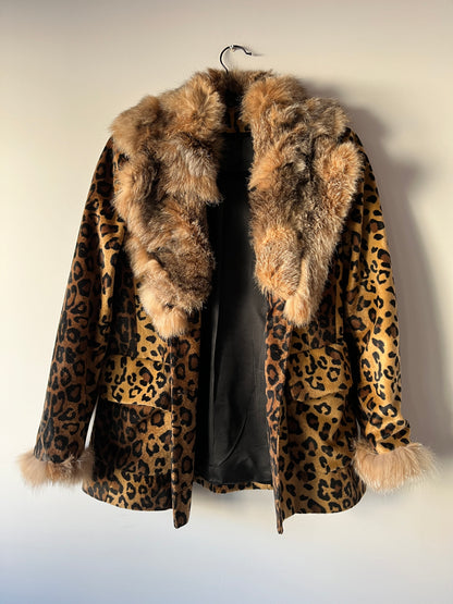 Veste imprimée léopard avec col en fourrure