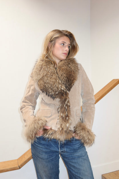 Veste en cuir avec bordures en fourrure beige