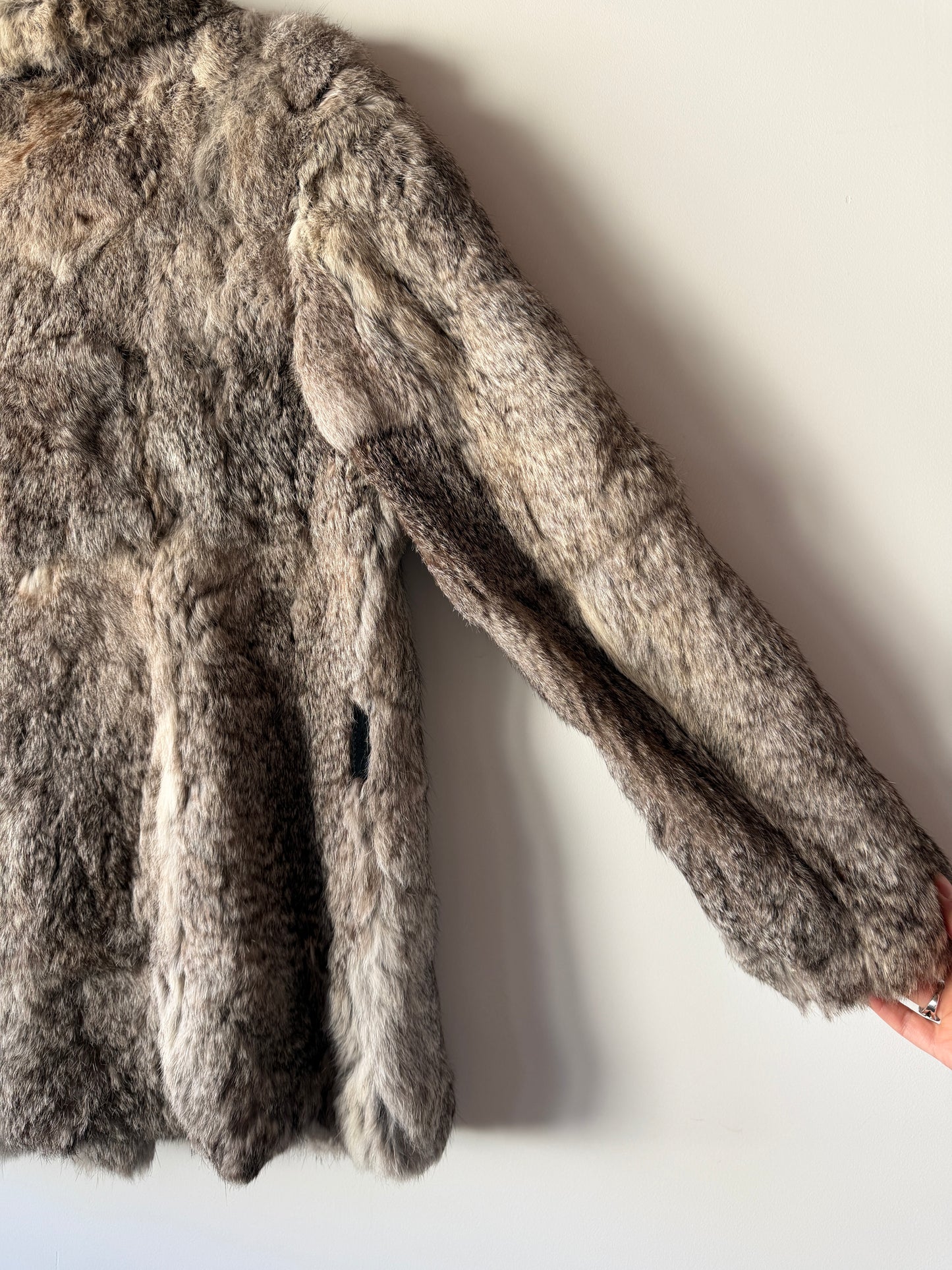 Manteau en fourrure gris