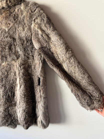 Manteau en fourrure gris