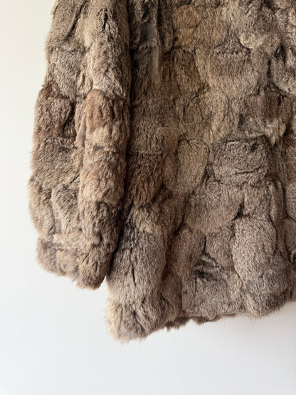 Manteau en fourrure gris