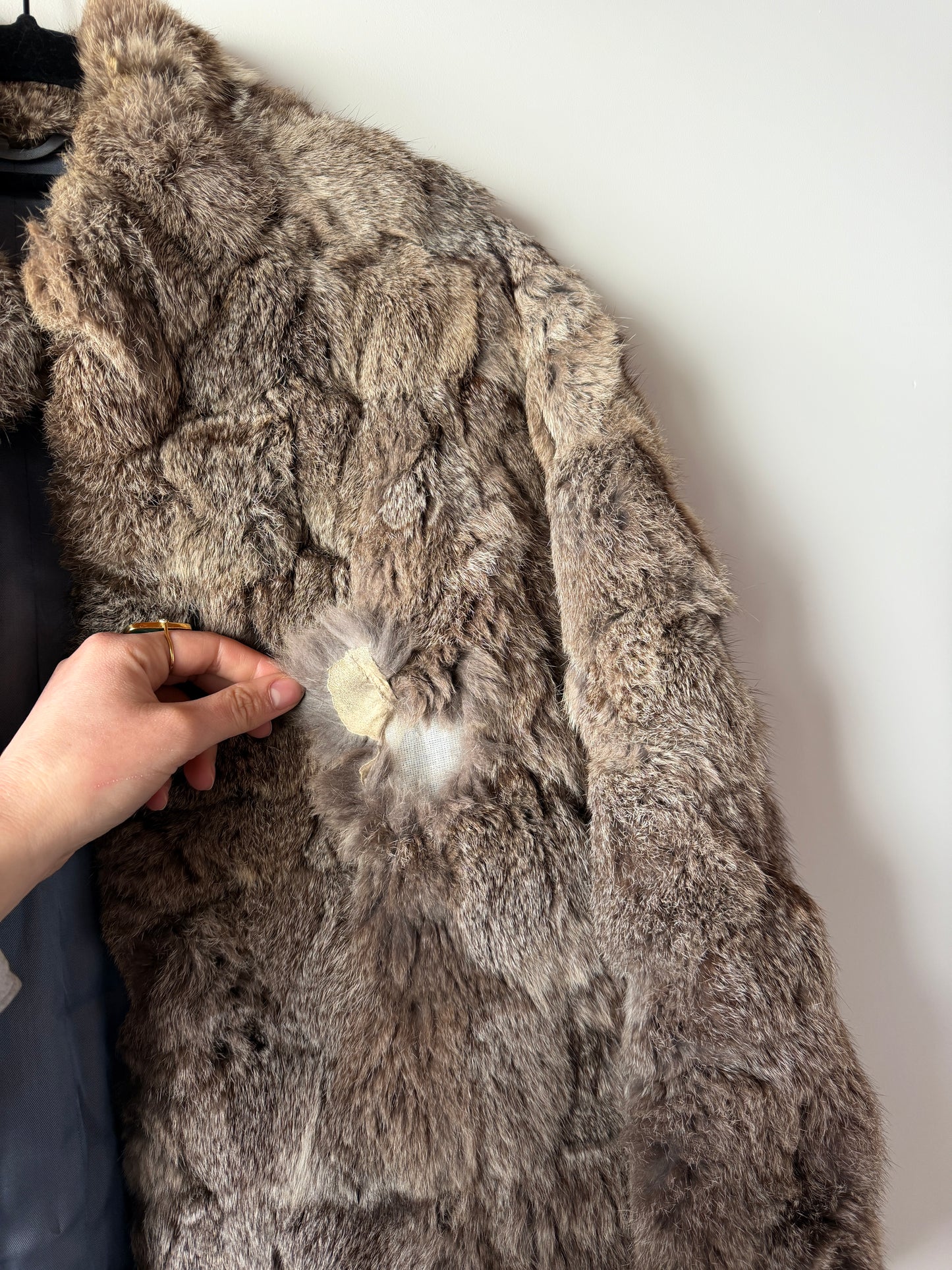 Manteau en fourrure gris