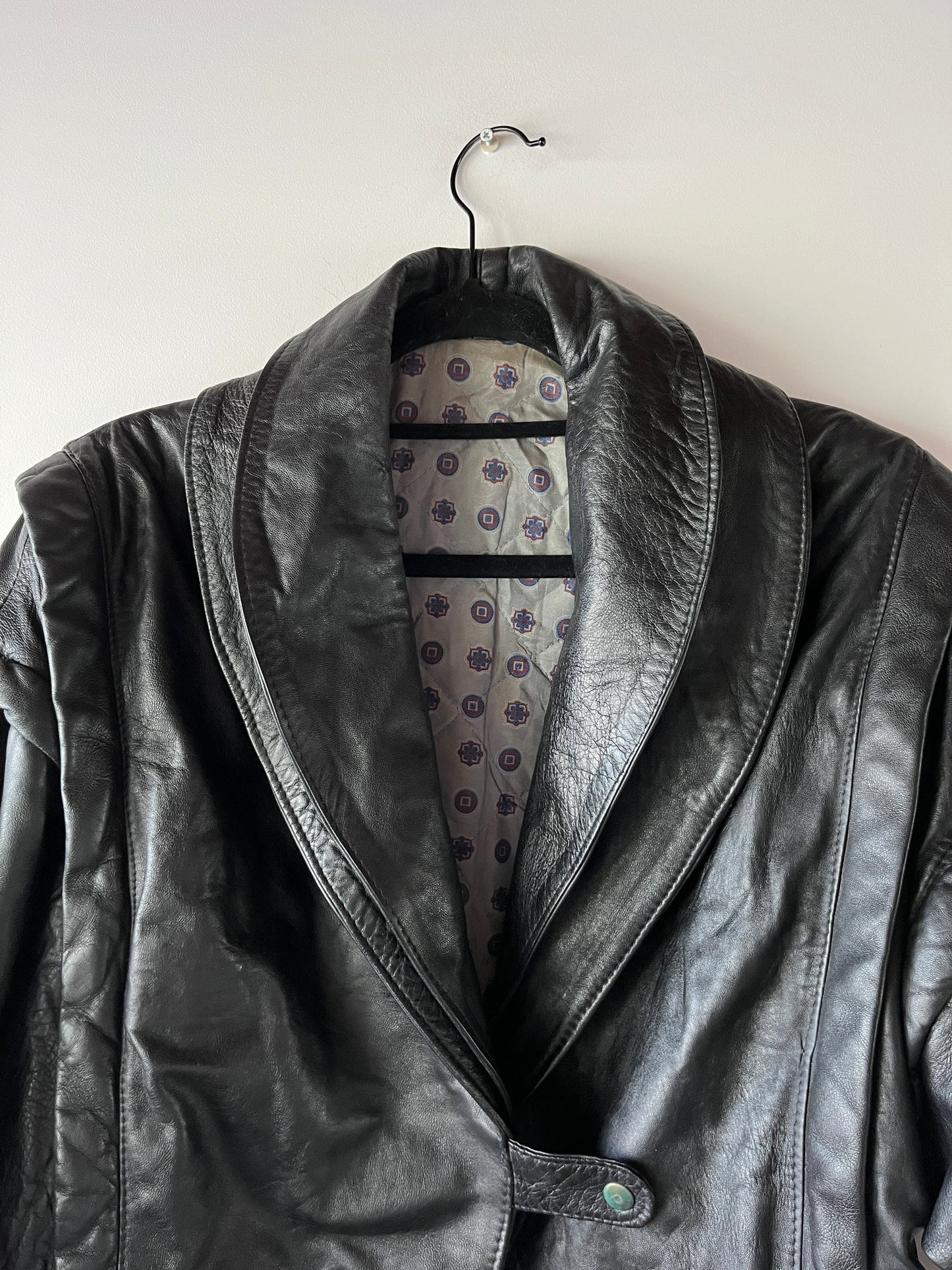 Veste en cuir noir modulable