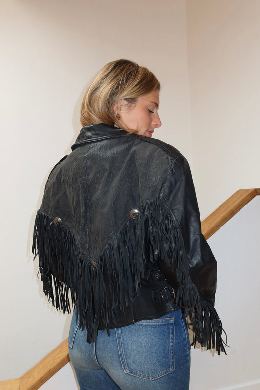 Veste en cuir noire à franges