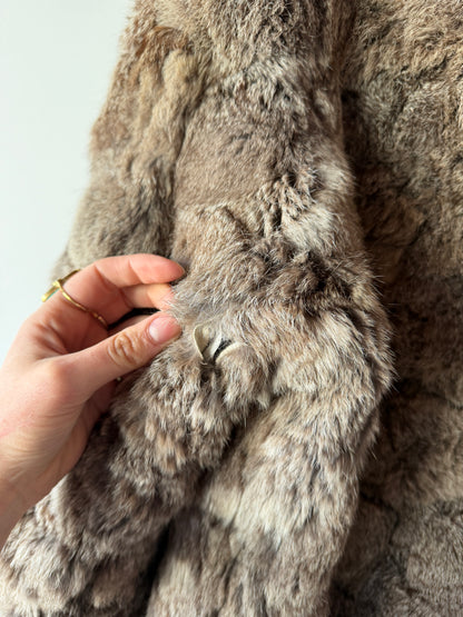 Manteau en fourrure gris