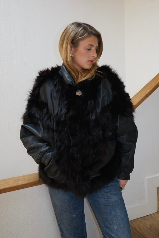 Veste en cuir et fourrure à manches chauve-souris