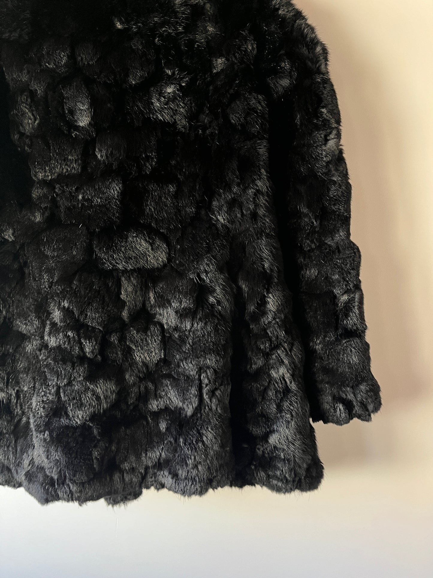 Manteau en fourrure noir