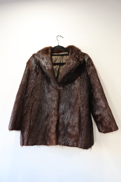 Manteau en fourrure marron