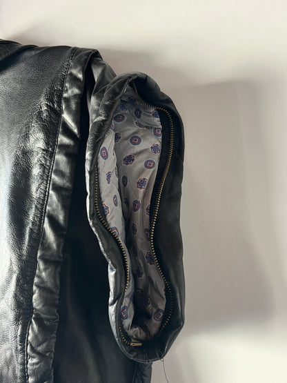 Veste en cuir noir modulable