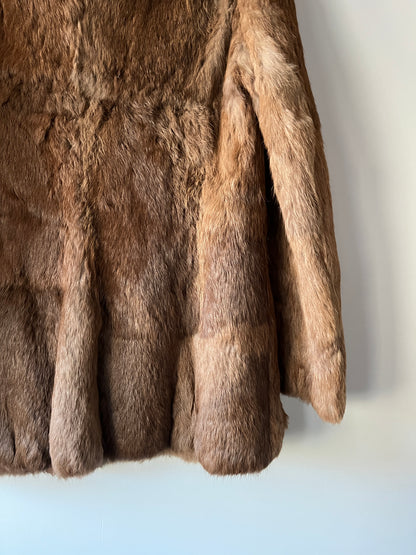 Manteau en fourrure taupe