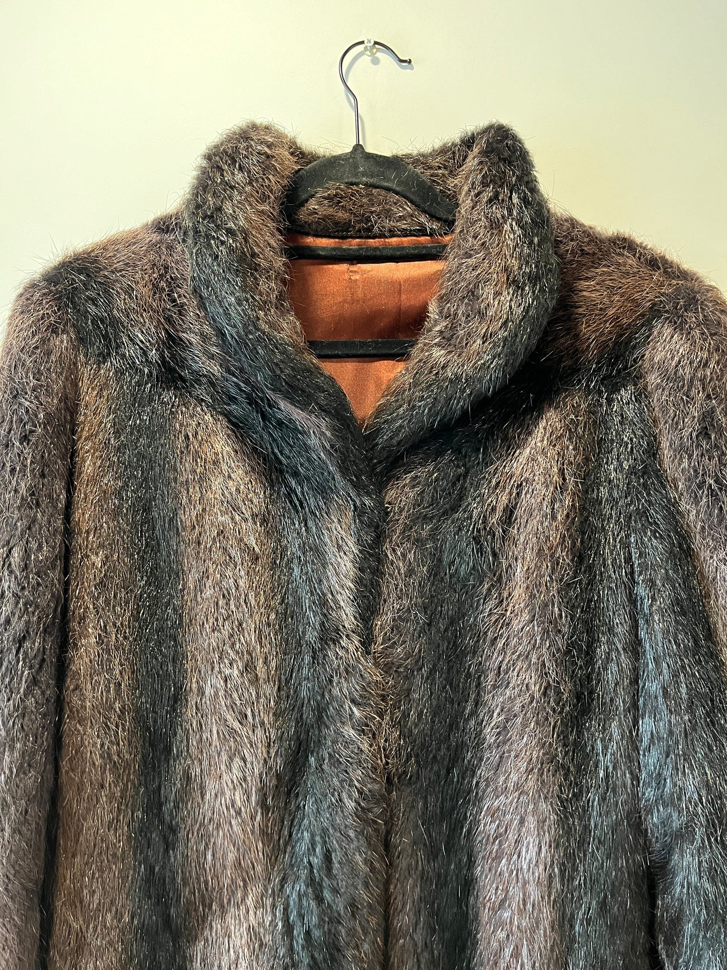 Manteau long en fourrure marron