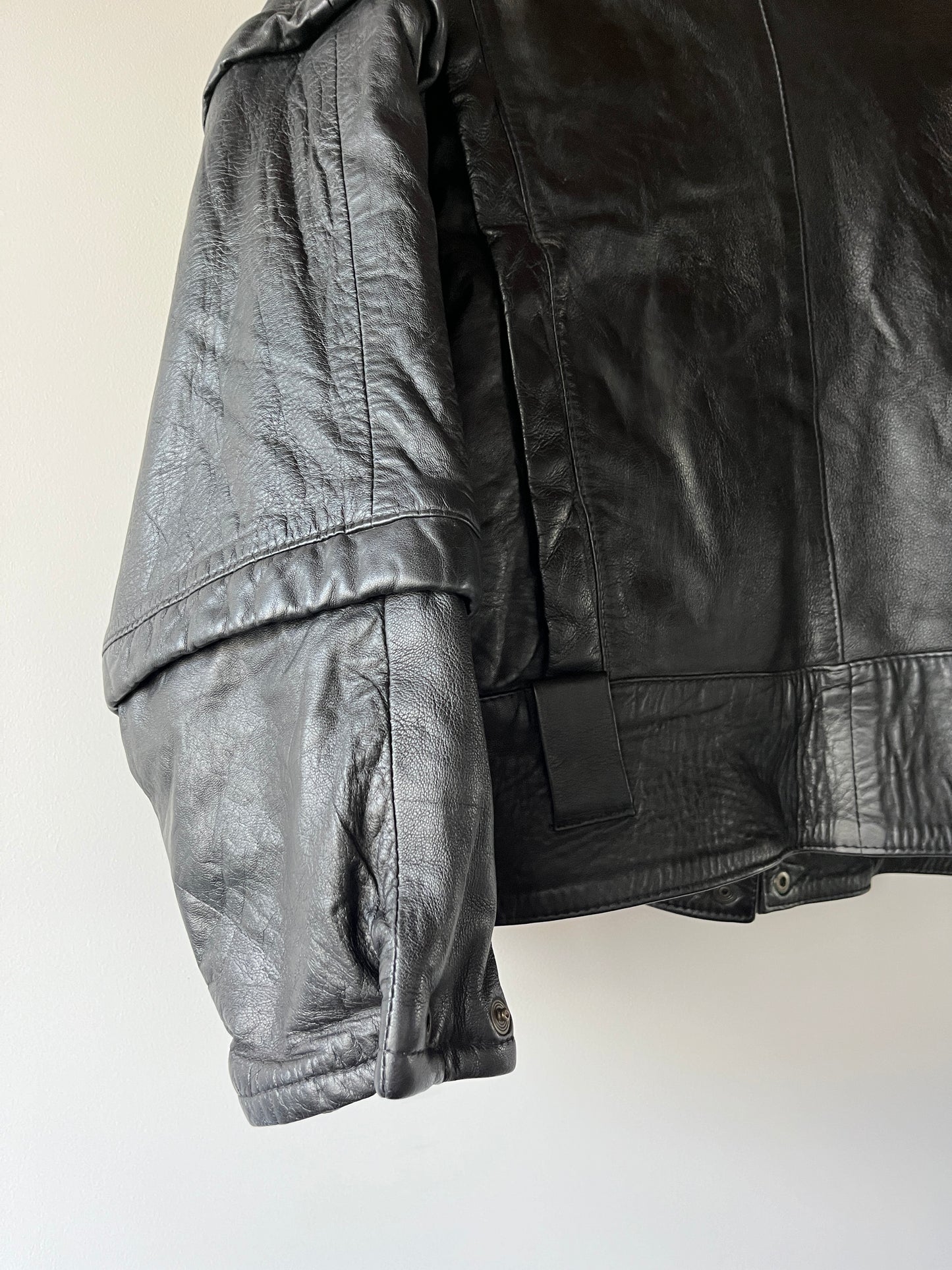 Veste en cuir noir modulable