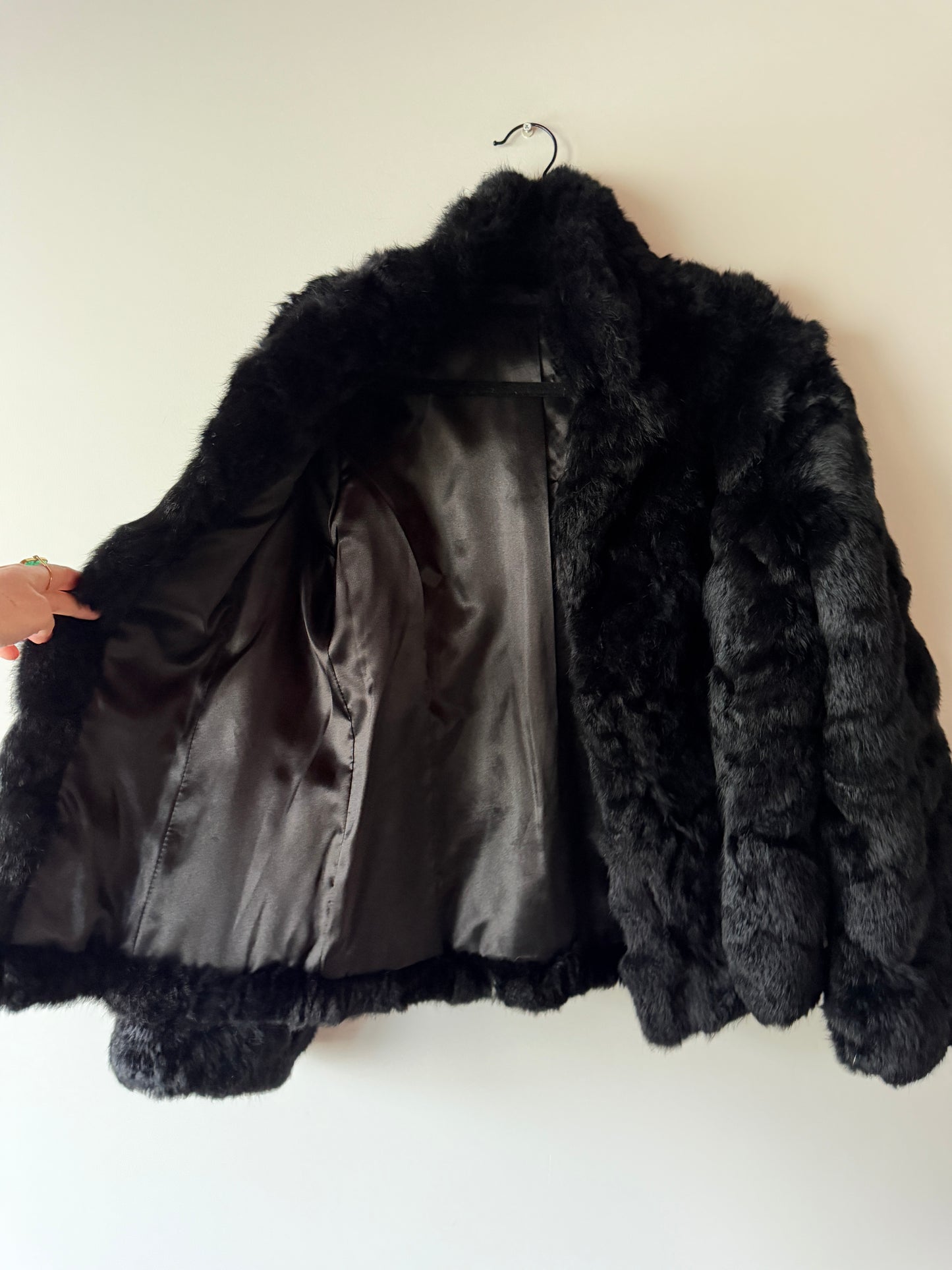 Manteau en fourrure noir