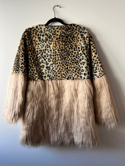 Veste bi-matière léopard brodé et fausse fourrure