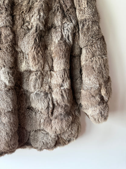Manteau en fourrure gris