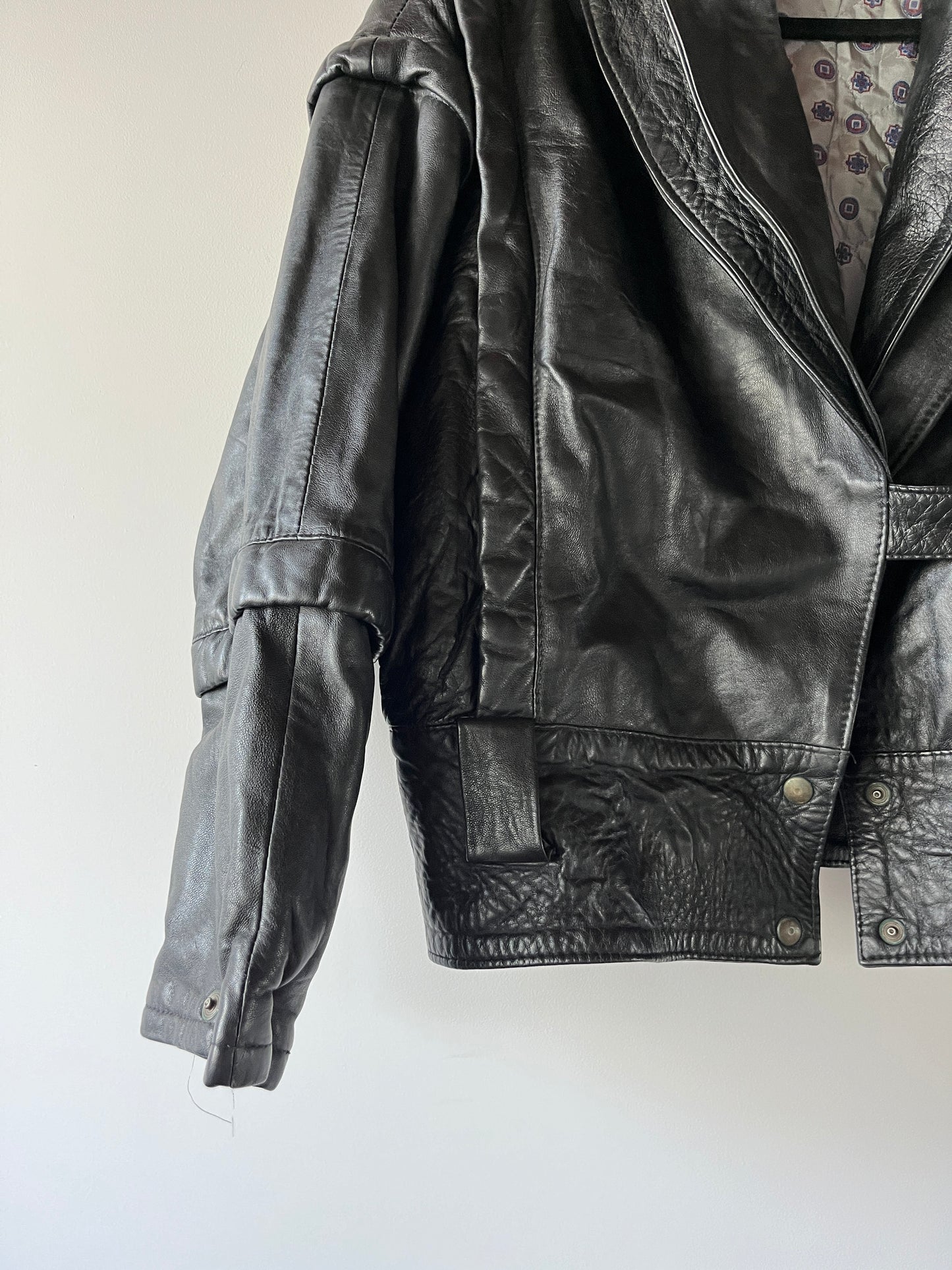 Veste en cuir noir modulable