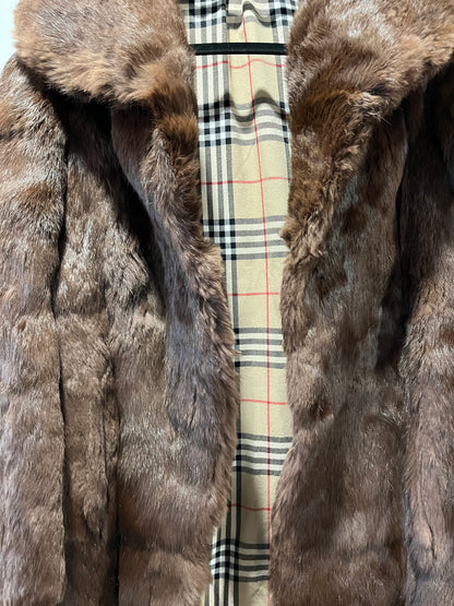 Manteau en fourrure marron