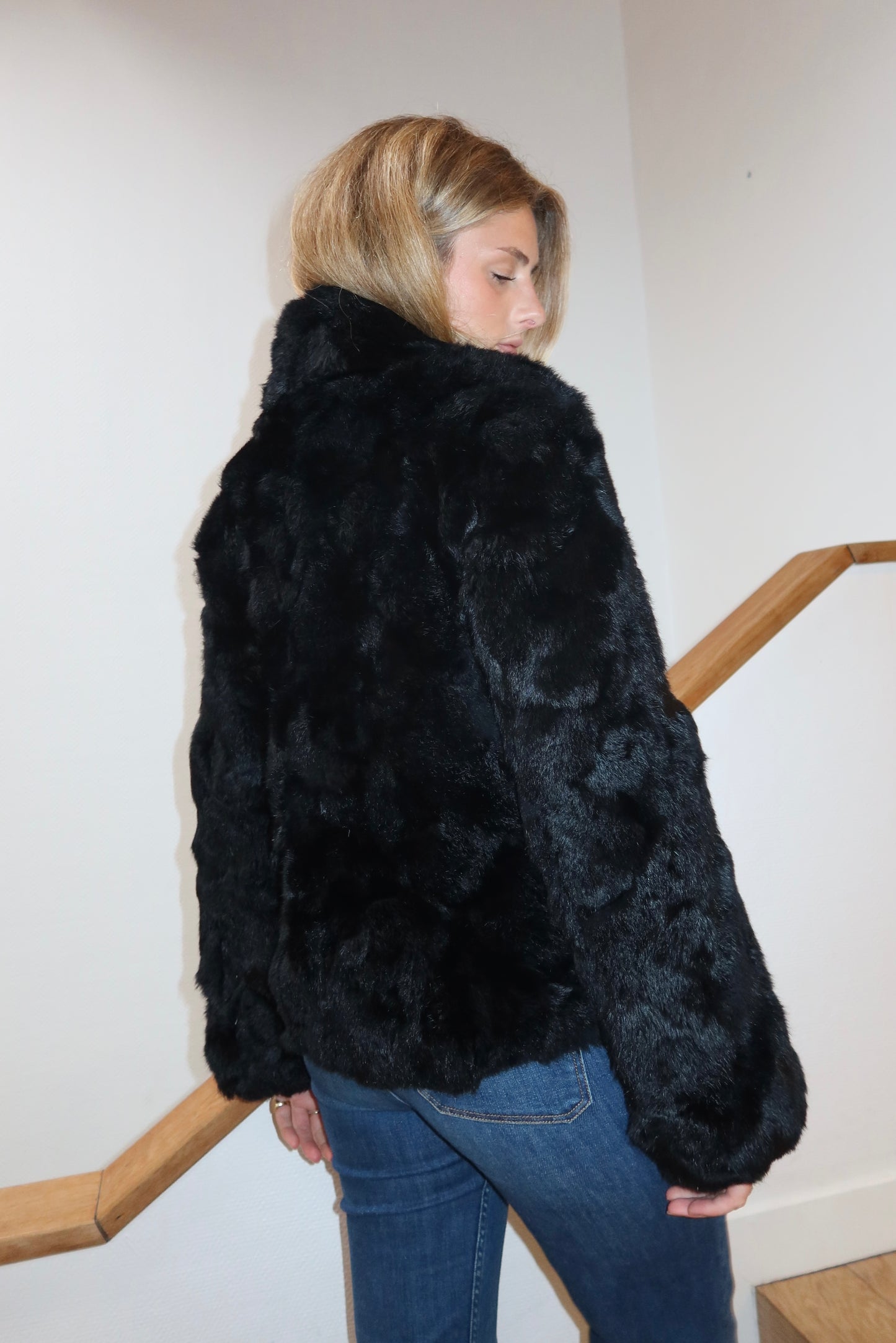 Manteau en fourrure noir