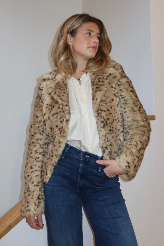 Veste en fourrure imprimée léopard