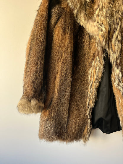 Manteau en fourrure fauve