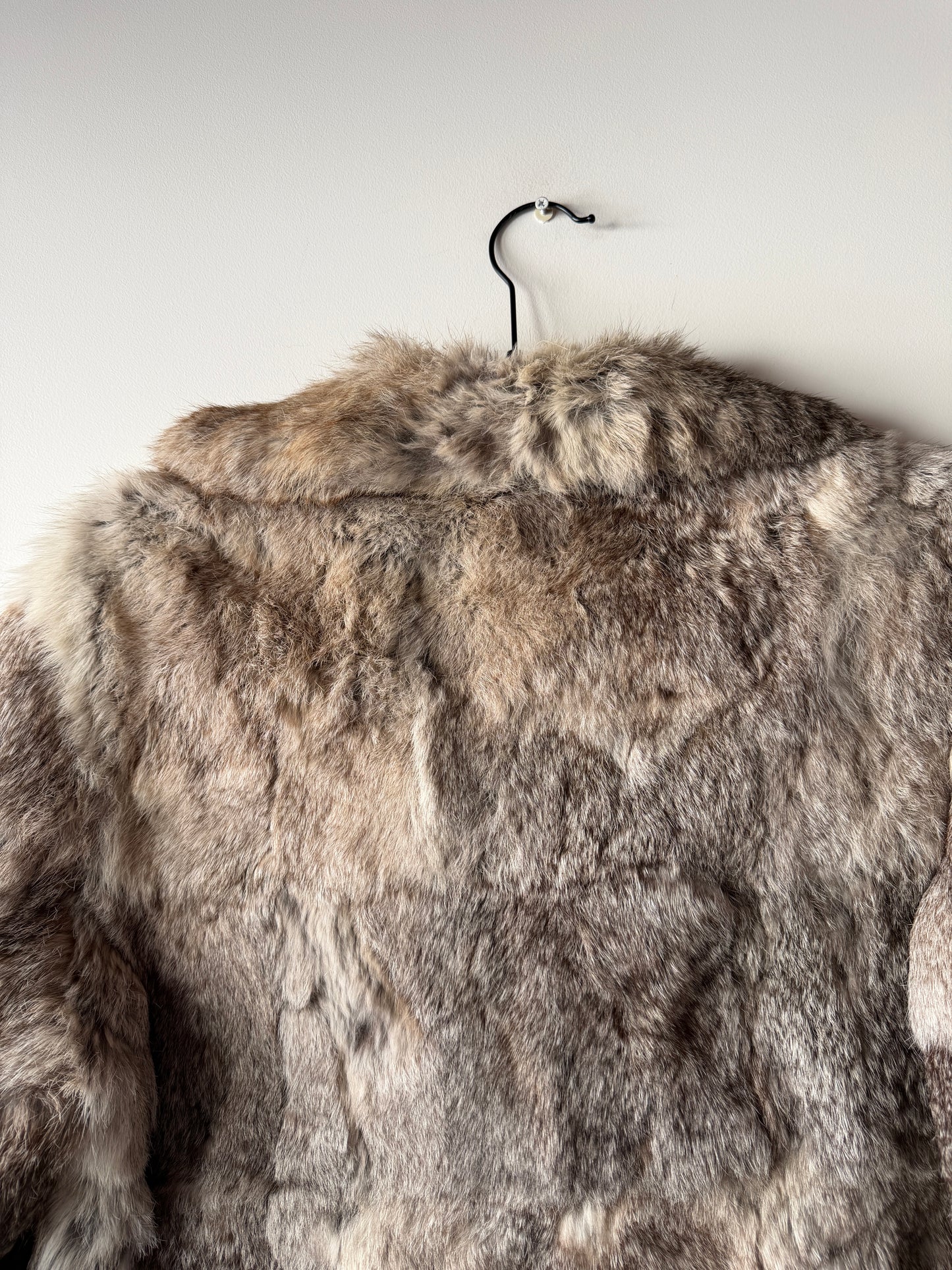 Manteau en fourrure gris