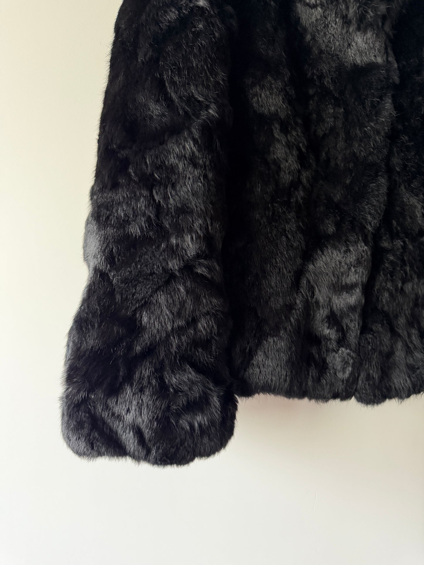 Manteau en fourrure noir
