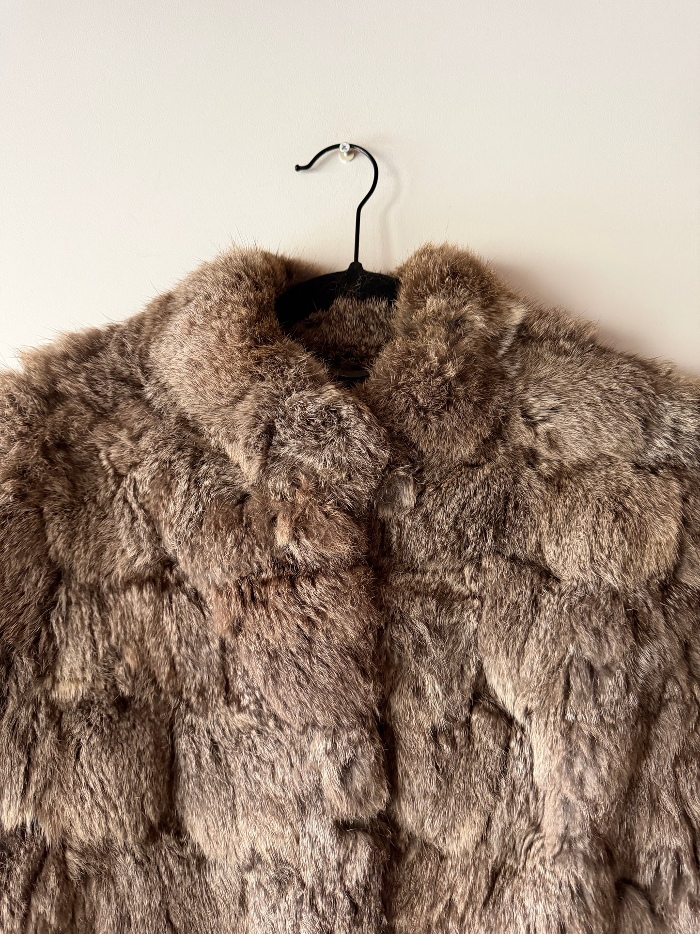 Manteau en fourrure gris