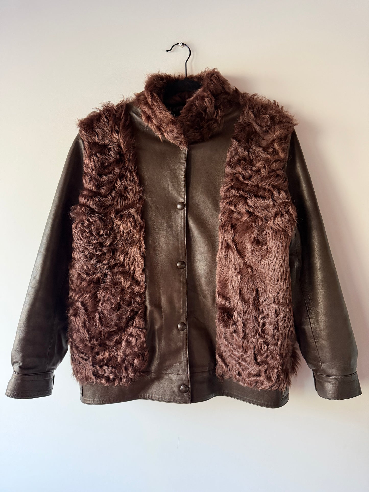 Veste en fourrure et cuir marron