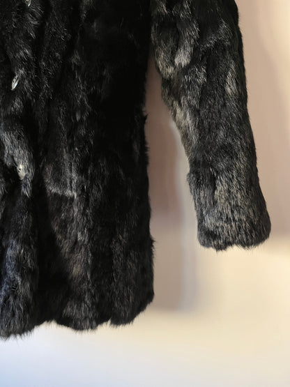 Manteau en fourrure forme caban