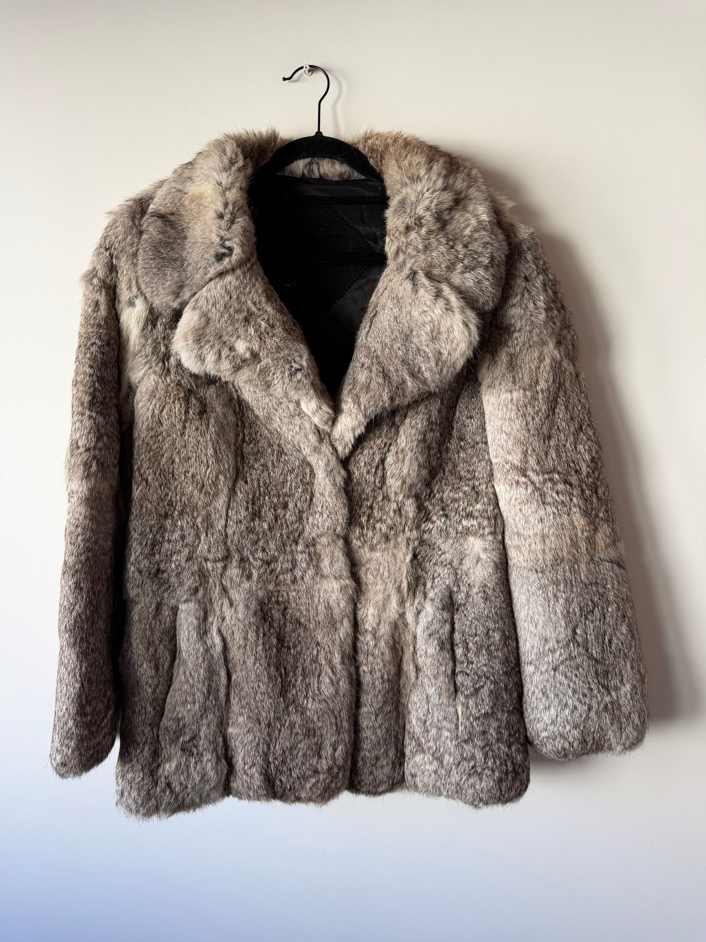 Manteau en fourrure gris