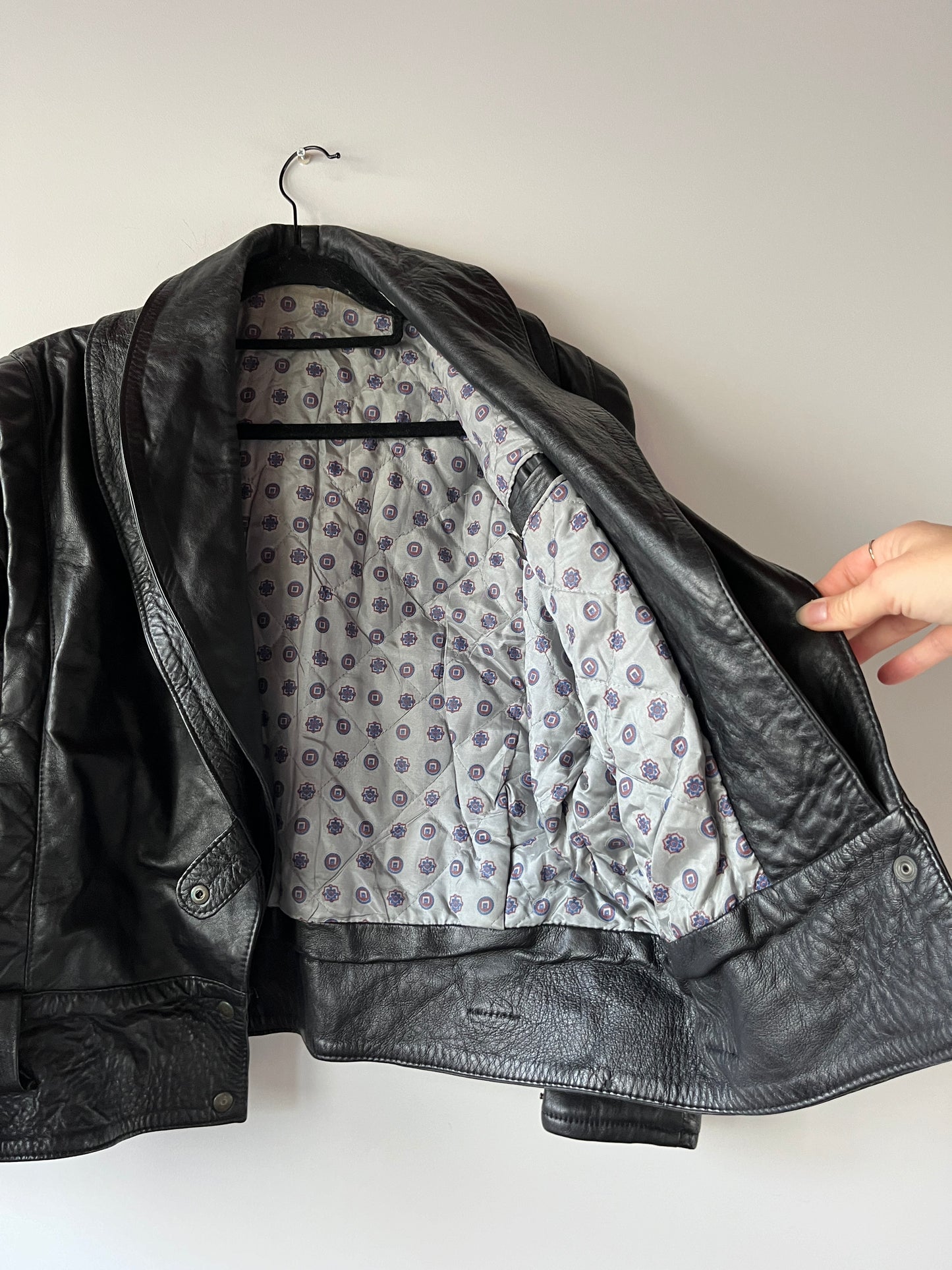 Veste en cuir noir modulable