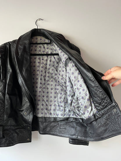 Veste en cuir noir modulable