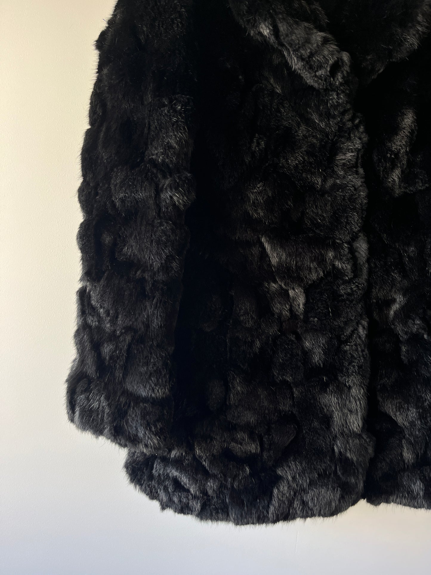 Manteau en fourrure noir