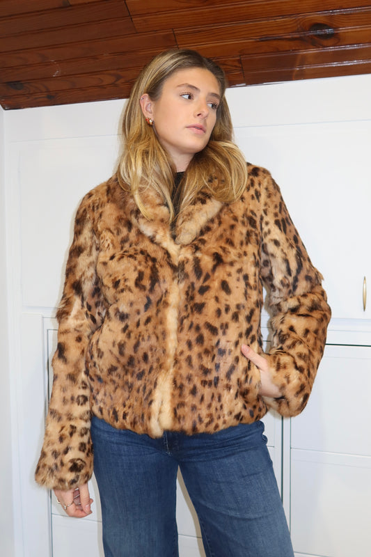Veste en fourrure imprimée léopard