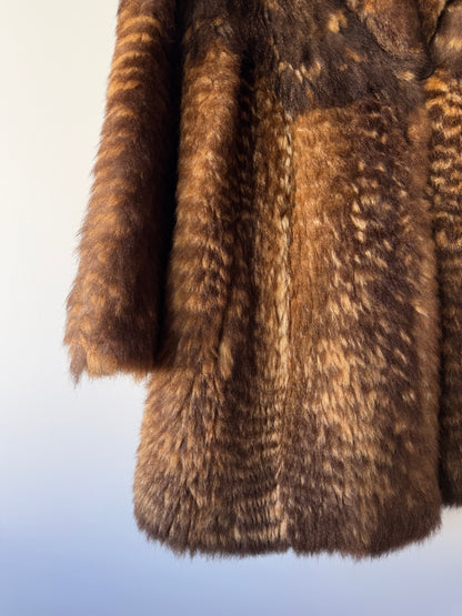 Manteau en fourrure marron