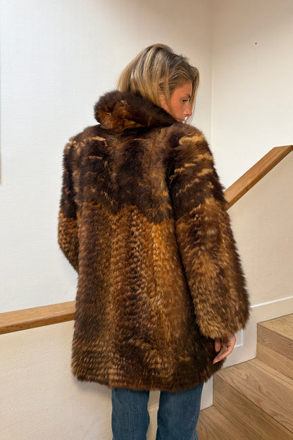 Manteau en fourrure marron
