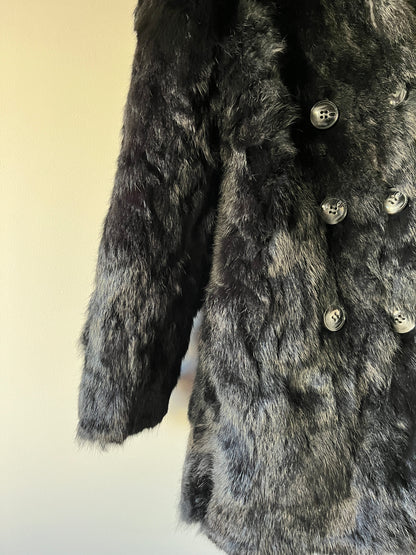 Manteau en fourrure forme caban