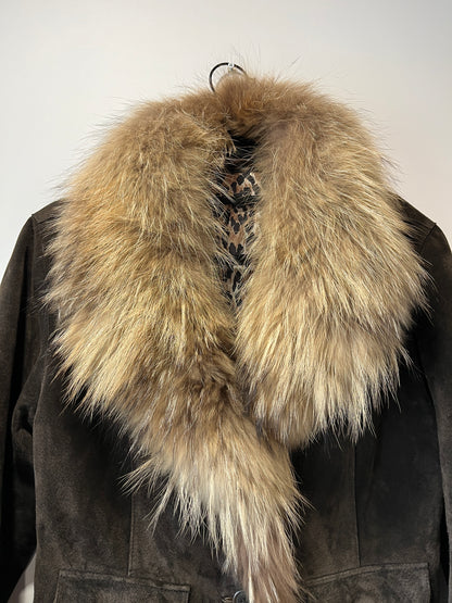 Veste en cuir avec bordures en fourrure