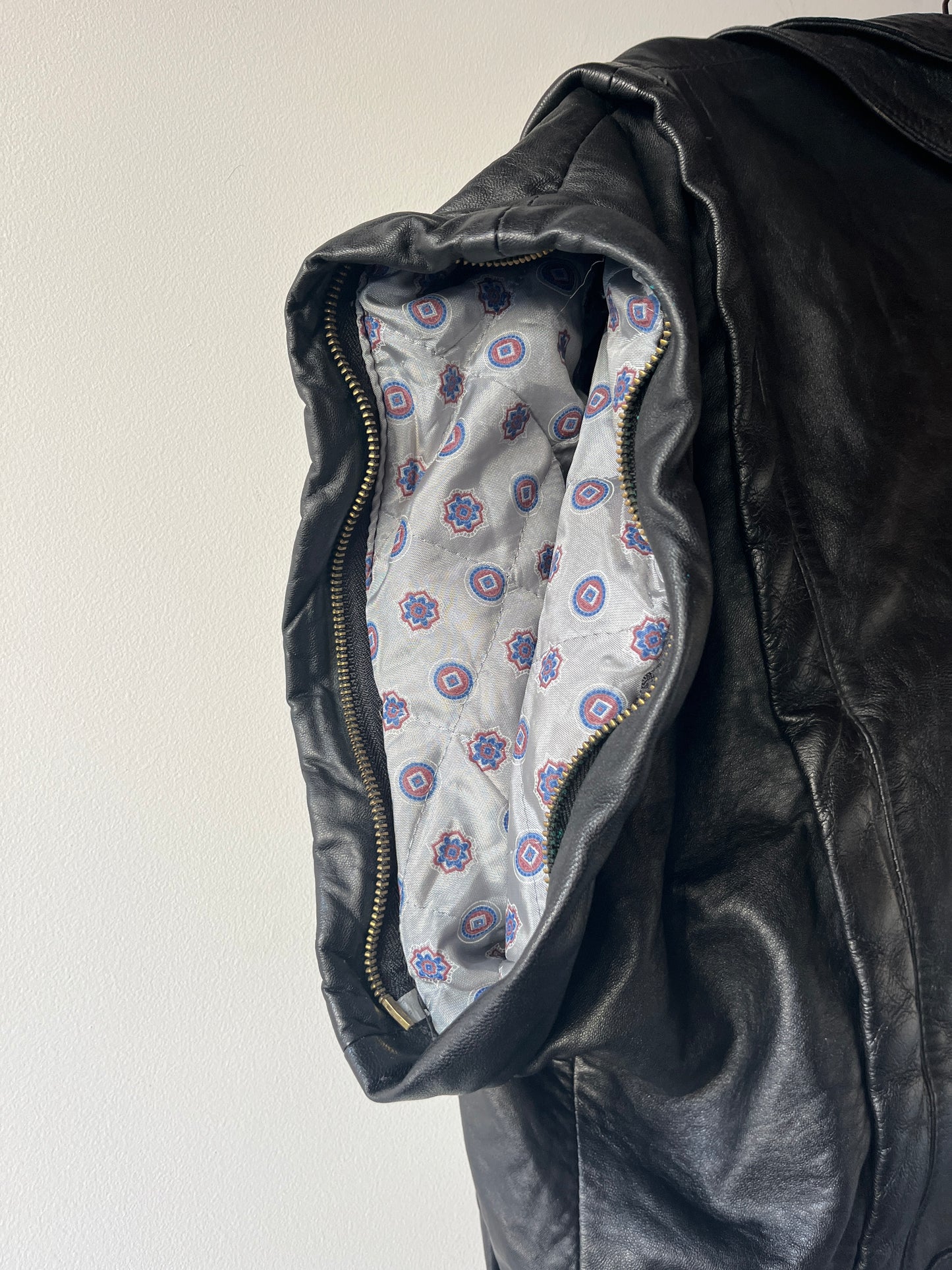 Veste en cuir noir modulable