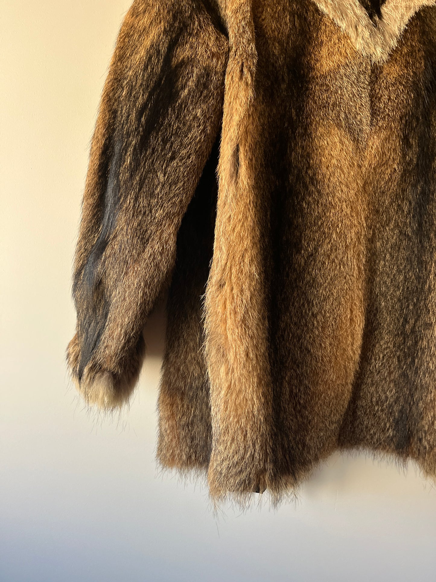 Manteau en fourrure fauve