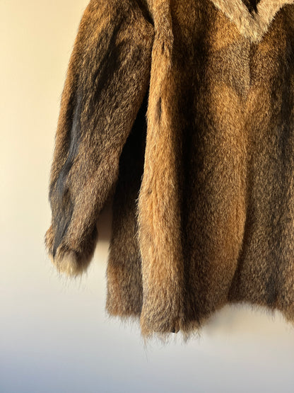 Manteau en fourrure fauve