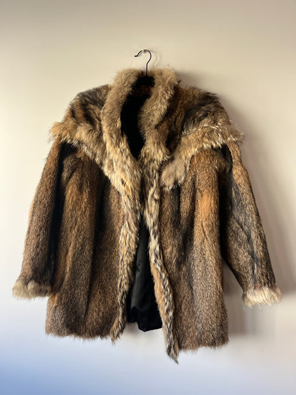 Manteau en fourrure fauve